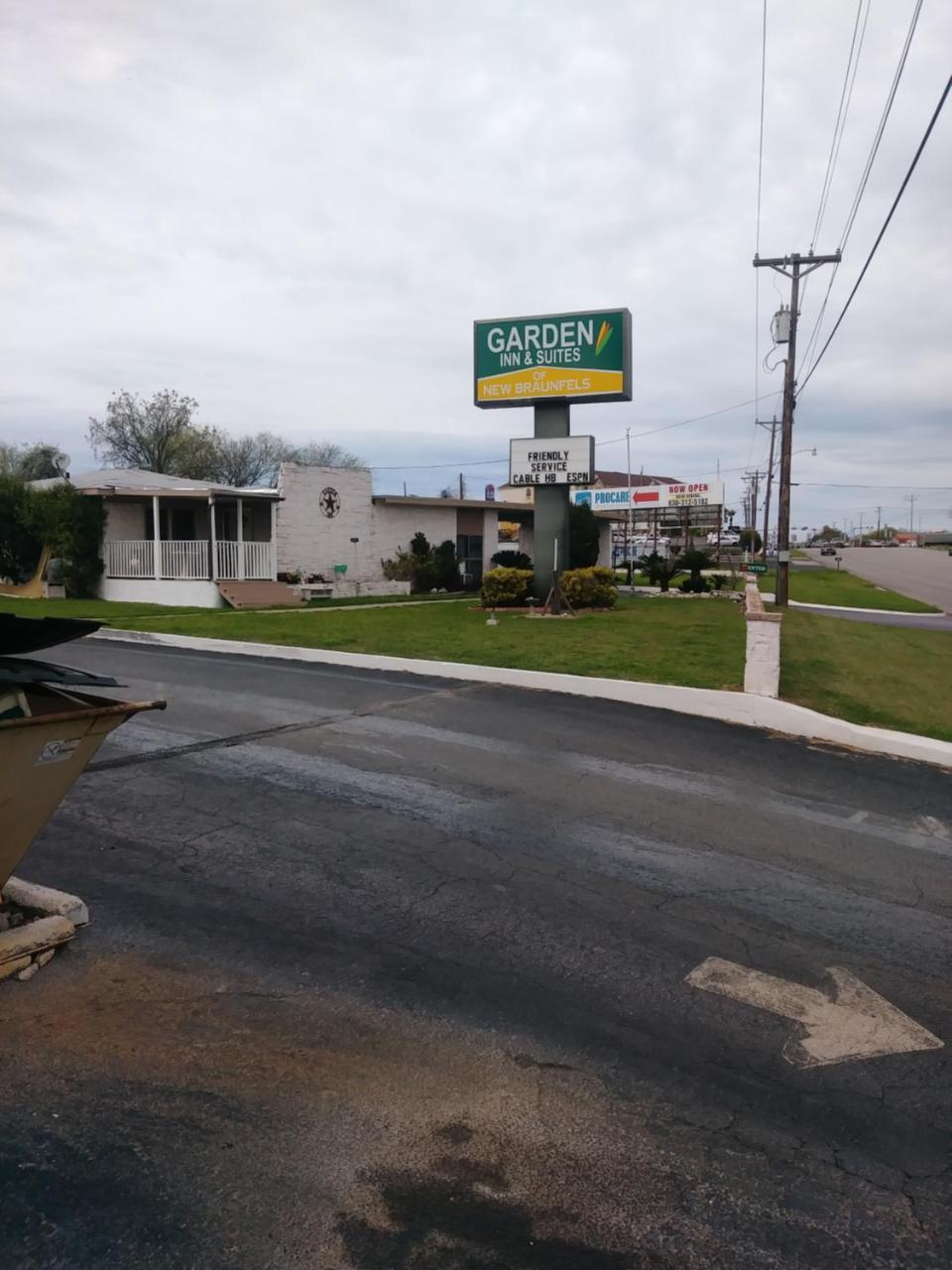Garden Inn & Suites ニューブラウンフェルズ エクステリア 写真