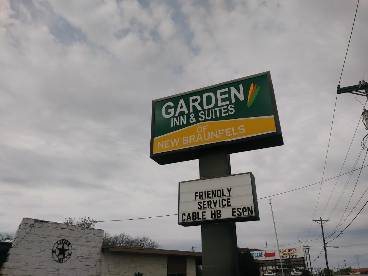 Garden Inn & Suites ニューブラウンフェルズ エクステリア 写真