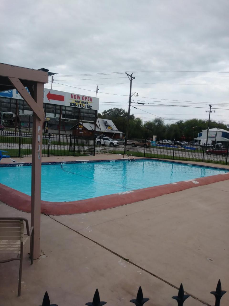 Garden Inn & Suites ニューブラウンフェルズ エクステリア 写真