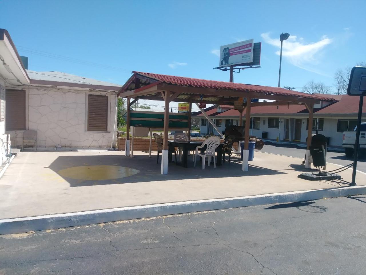 Garden Inn & Suites ニューブラウンフェルズ エクステリア 写真